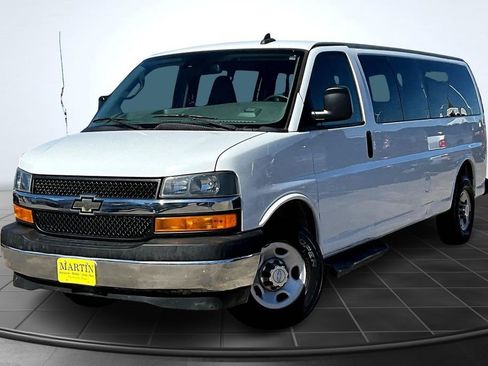 Used 2019 Chevrolet Express 3500 LT w/ LT Preferred Equipment Group image 12