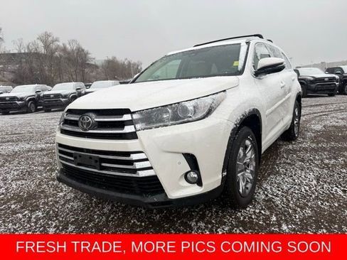 Used 2017 Toyota Highlander Limited Platinum image 1