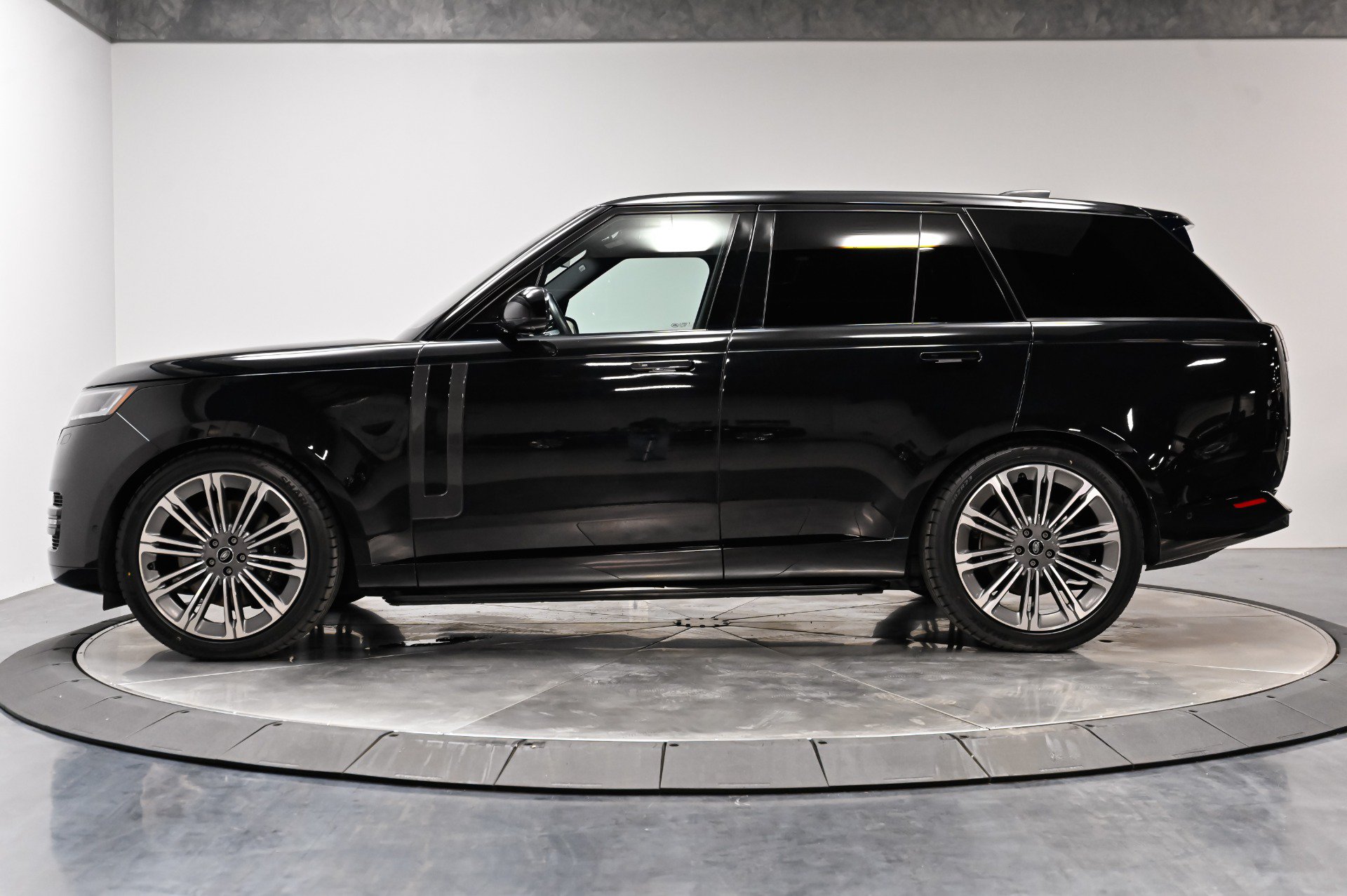 Used 2023 Land Rover Range Rover SE AWD/4WD image 23