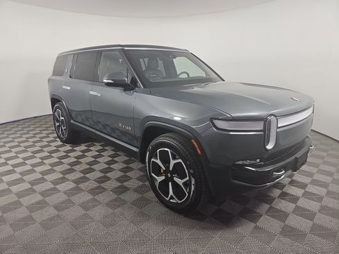 Used 2024 Rivian R1S Adventure image 7
