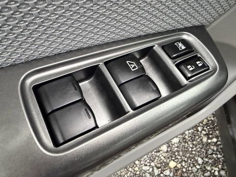 Used 2011 Subaru Forester 2.5X w/ Alloy Wheel Value Pkg image 14