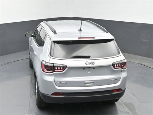 New 2026 Jeep Compass Latitude image 32