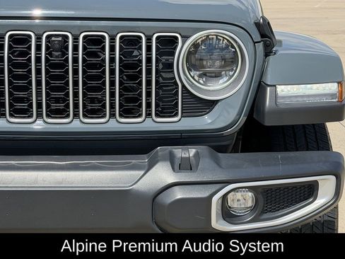 Used 2024 Jeep Wrangler Sahara w/ Technology Group AWD/4WD image 4