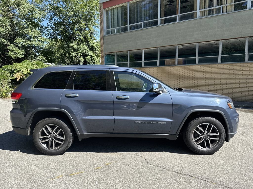 Used 2019 Jeep Grand Cherokee Limited w/ Luxury Group II AWD/4WD image 3