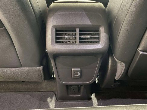 Used 2024 GMC Terrain SLT FWD image 13