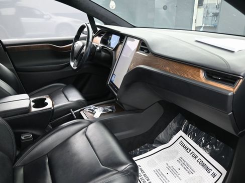 Used 2019 Tesla Model X 100D image 37