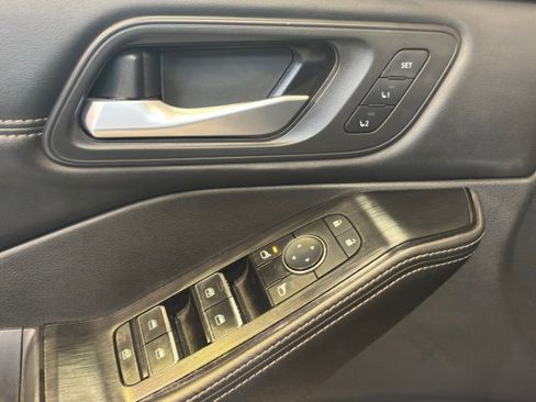 Used 2022 Nissan Rogue SL w/ SL Premium Package image 10