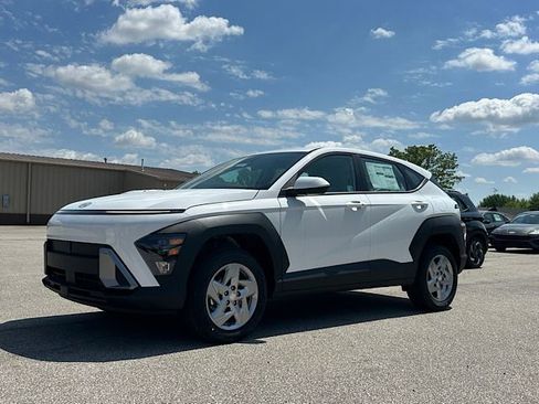 New 2026 Hyundai Kona SE image 2