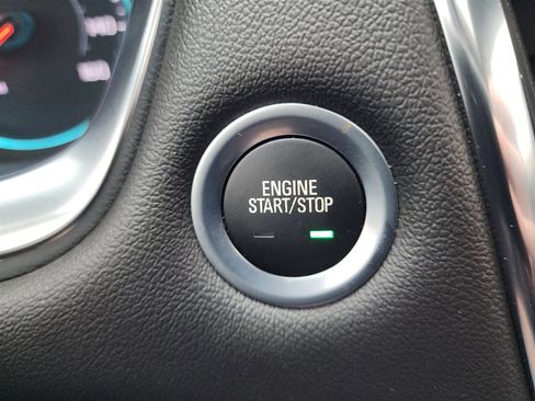 Used 2023 Chevrolet Traverse RS image 30