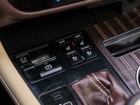 Used 2020 Lexus RX 450hL Luxury w/ Accessory Package image 29