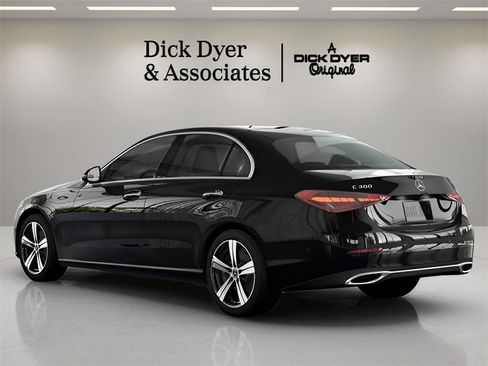 Used 2025 Mercedes-Benz C 300 Sedan image 18
