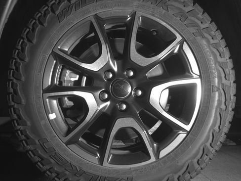 Used 2025 Jeep Compass Trailhawk AWD/4WD image 12