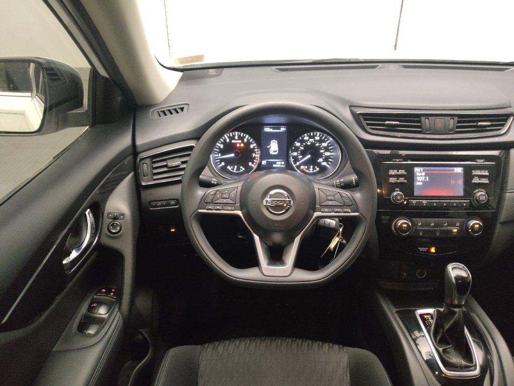 Used 2017 Nissan Rogue S FWD image 22