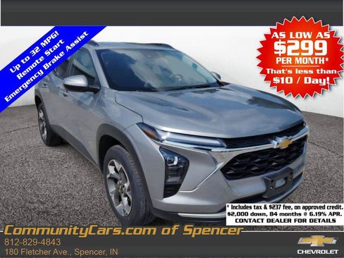 Used 2025 Chevrolet Trax LT FWD image 1