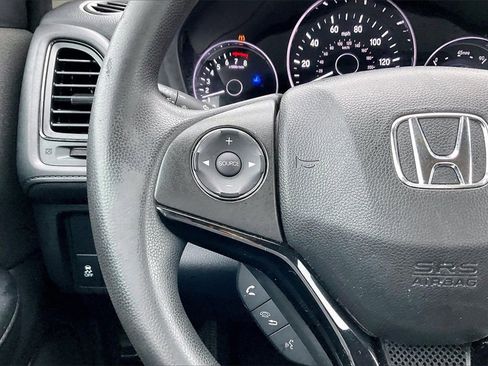 Used 2019 Honda HR-V LX image 10