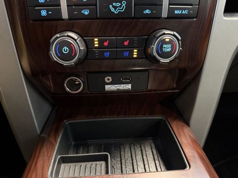 Used 2012 Ford F150 Lariat w/ Lariat Chrome Pkg image 29