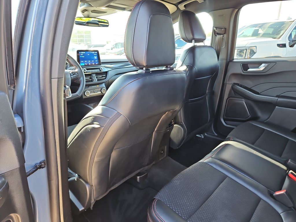 Used 2025 Ford Escape ST-Line AWD/4WD image 13