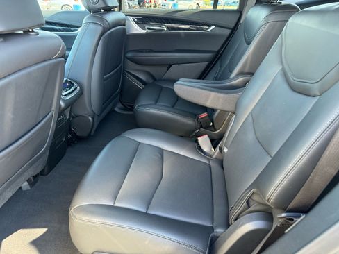 Used 2025 Cadillac XT6 Premium Luxury image 16