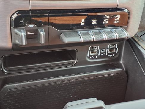 Used 2021 RAM 1500 Limited w/ Body Color Bumper Group image 22