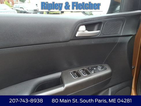 Used 2020 Kia Sportage LX AWD/4WD image 11