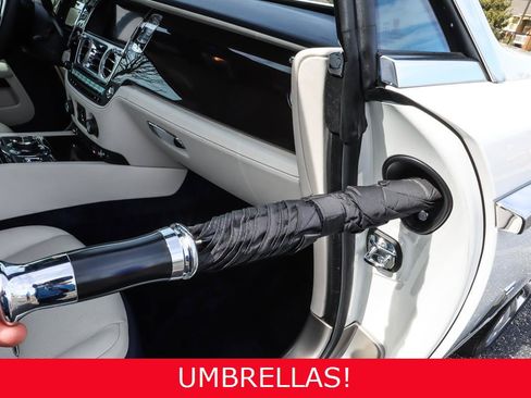Used 2019 Rolls-Royce Dawn RWD image 10