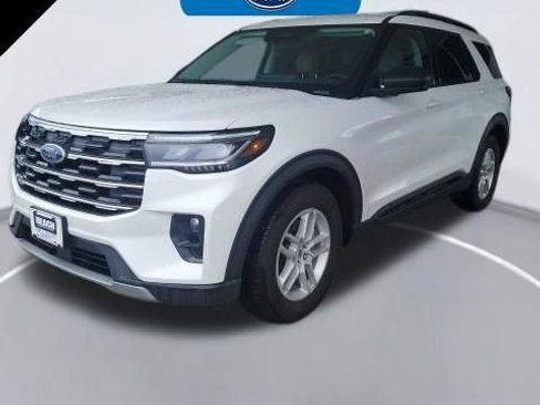 Used 2026 Ford Explorer Active w/ Active Comfort Package RWD image 1