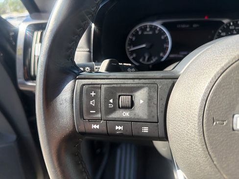 Used 2024 Nissan Pathfinder SV image 31