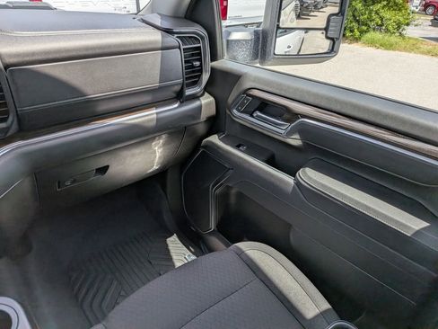 Certified 2025 Chevrolet Silverado 2500 LT AWD/4WD image 16