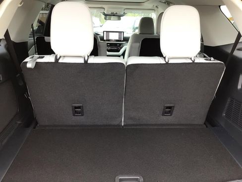 New 2026 Ford Explorer Platinum w/ LUX Leather Package image 13