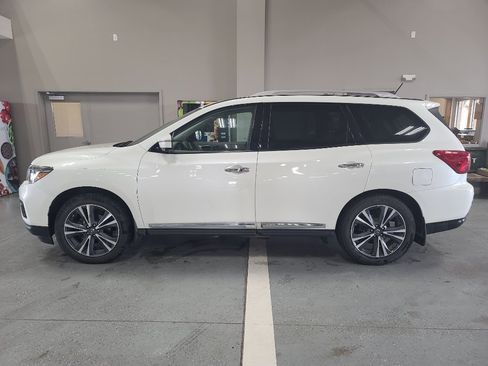 Used 2018 Nissan Pathfinder Platinum AWD/4WD image 1
