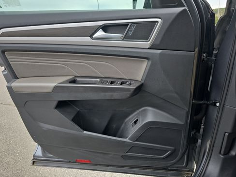 Used 2023 Volkswagen Atlas SE w/ Black Wheel Package AWD/4WD image 27