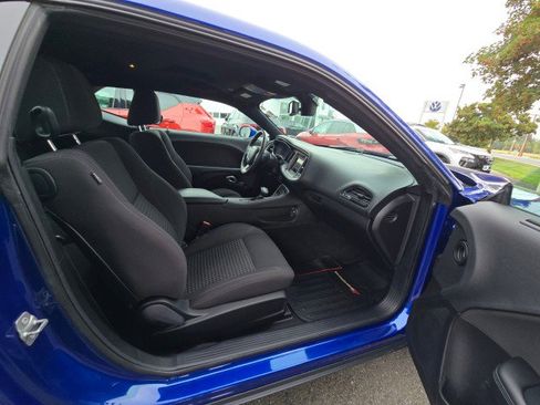 Used 2019 Dodge Challenger SXT w/ Driver Convenience Group image 11