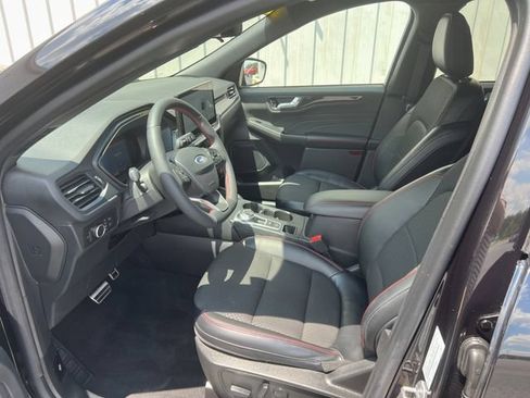 Used 2023 Ford Escape ST-Line w/ Tech Pack #1 AWD/4WD image 11