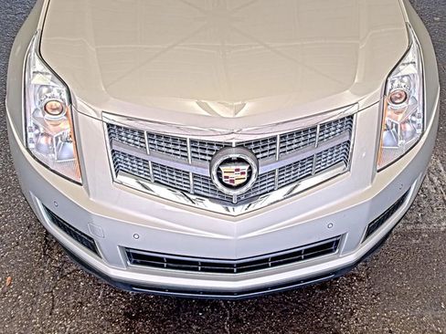 Used 2011 Cadillac SRX Luxury FWD image 7