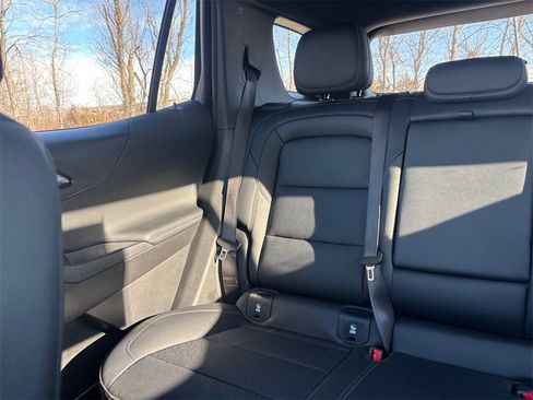 Used 2025 Chevrolet Equinox LT w/ Convenience Package II image 31