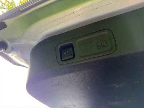 Used 2022 Ford Expedition Limited RWD image 13