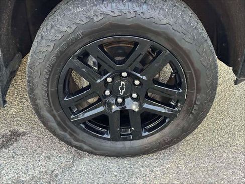 Used 2024 Chevrolet Silverado 1500 LT Trail Boss w/ Protection Package AWD/4WD image 9