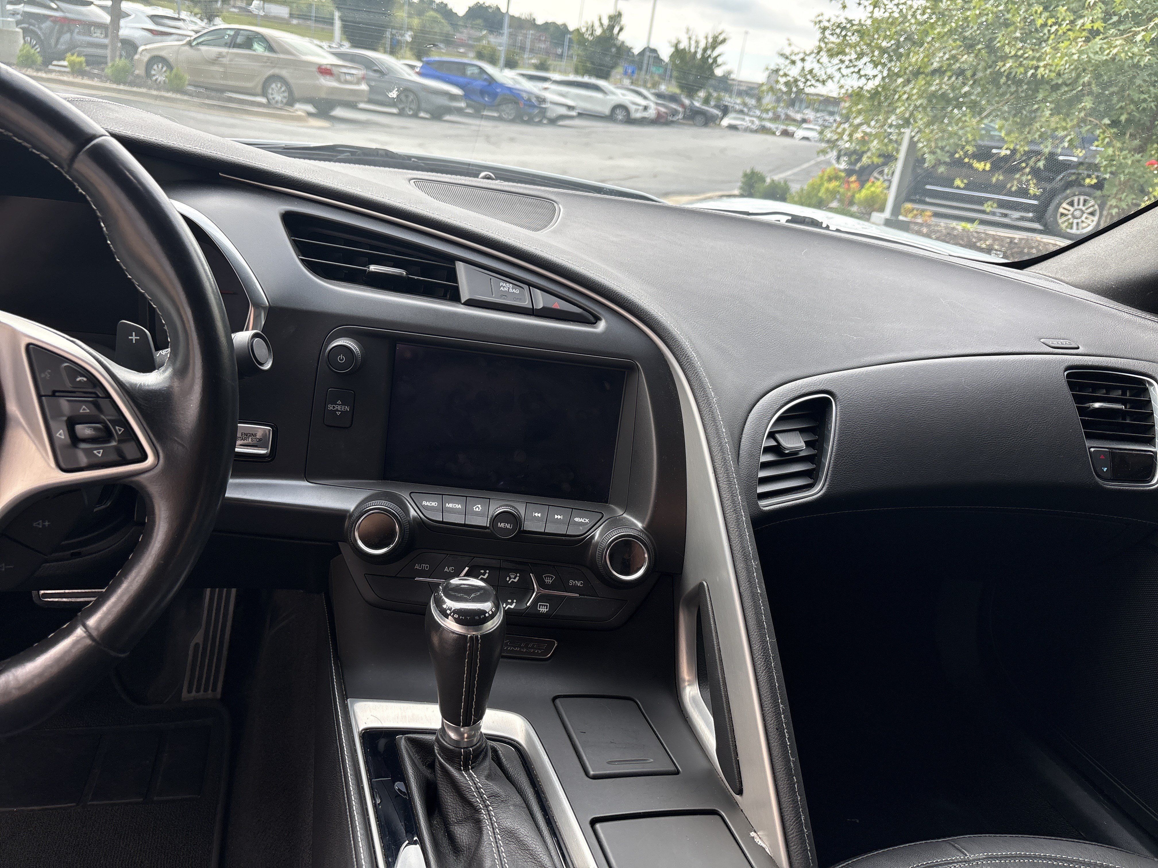 Used 2019 Chevrolet Corvette Stingray Coupe w/ Carbon Flash Badge Package RWD image 29