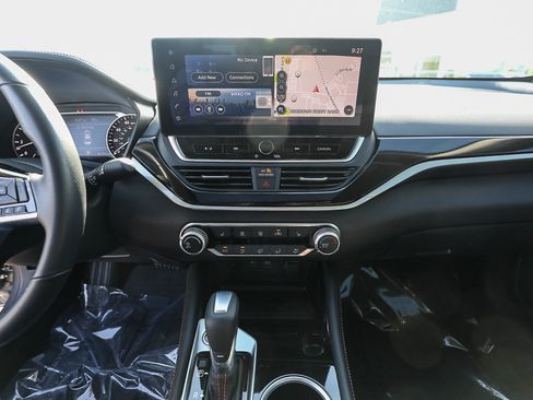 Used 2024 Nissan Altima 2.5 SR w/ SR Premium Package AWD/4WD image 15