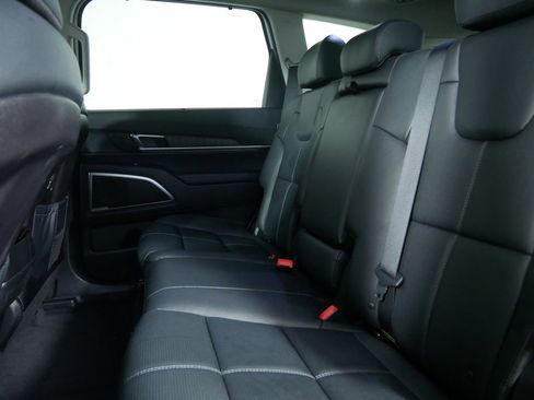 Certified 2025 Kia Telluride SX image 16