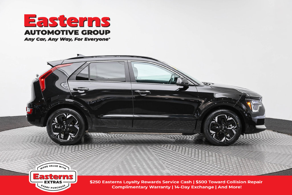 Used 2023 Kia Niro Wave w/ Wave Preserve Package FWD image 5