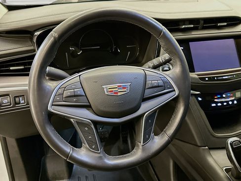 Used 2017 Cadillac XT5 Luxury w/ Driver Awareness Package image 18