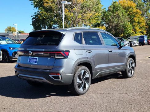 New 2025 Volkswagen Taos SE image 3
