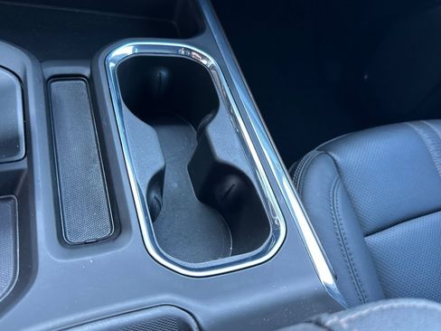 Used 2024 Chevrolet Silverado 1500 High Country w/ Technology Package image 32