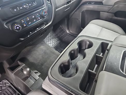 Used 2017 Chevrolet Silverado 1500 Custom w/ Custom Convenience Package AWD/4WD image 29
