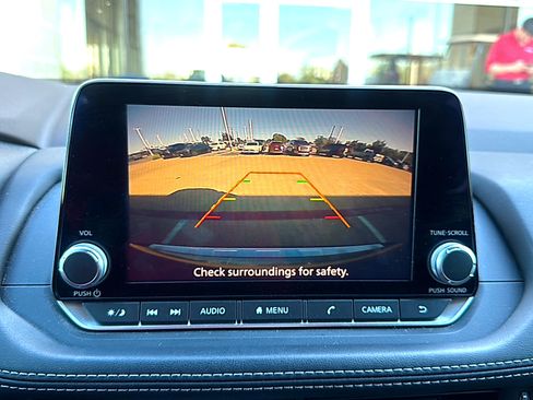 Used 2021 Nissan Rogue S FWD image 10