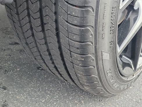 Used 2025 Honda Civic Sport image 27