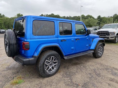 New 2026 Jeep Wrangler Unlimited Sahara AWD/4WD image 3