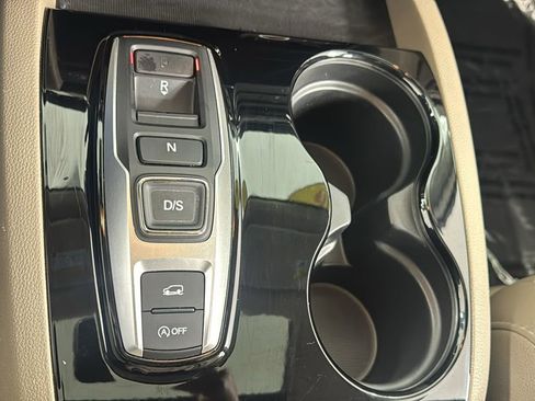 Used 2016 Honda Pilot Touring image 32