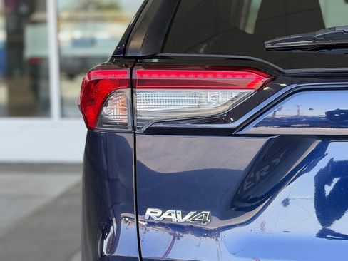 Certified 2021 Toyota RAV4 XLE AWD/4WD image 10